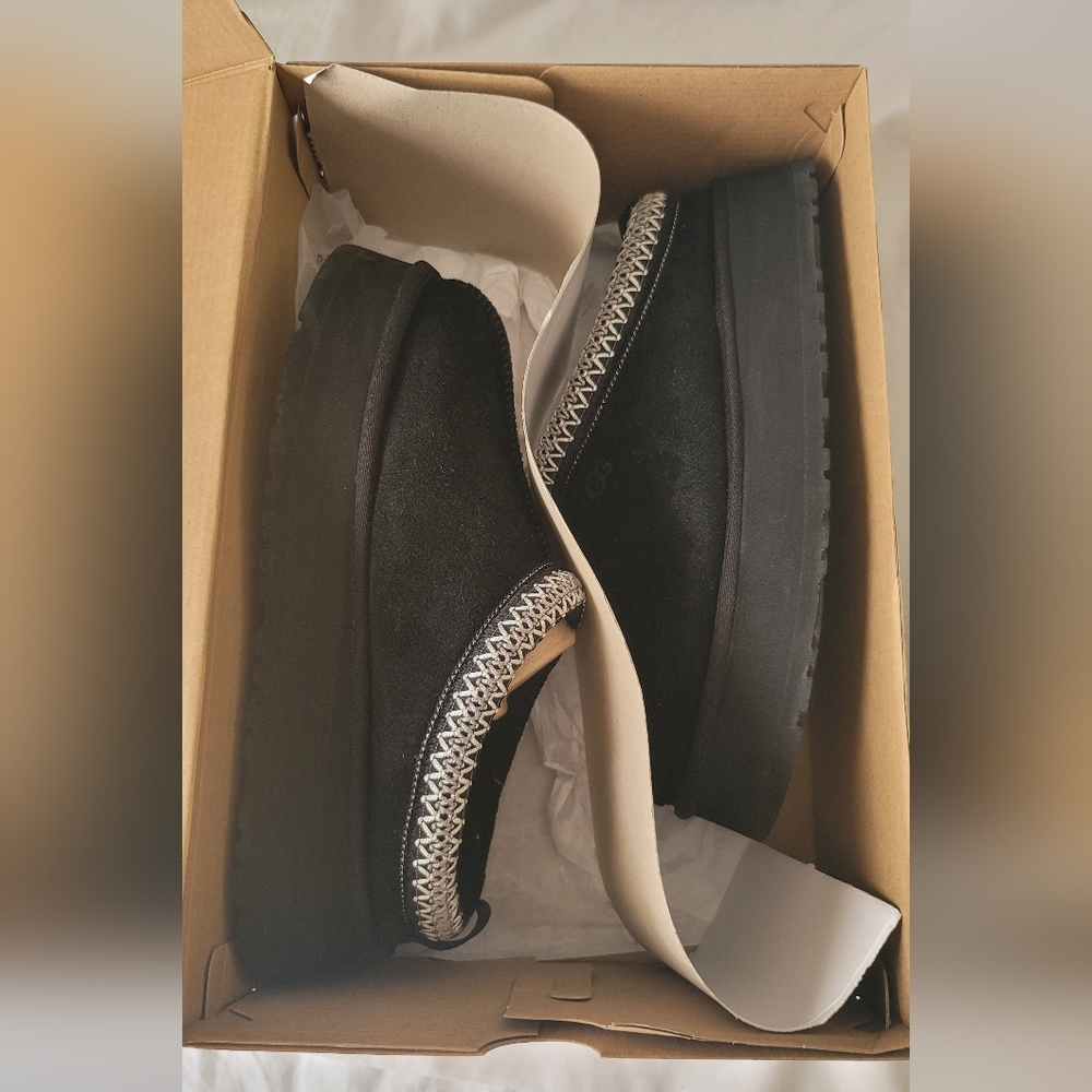 UGG Tazz Slippers - Black, Size 9
